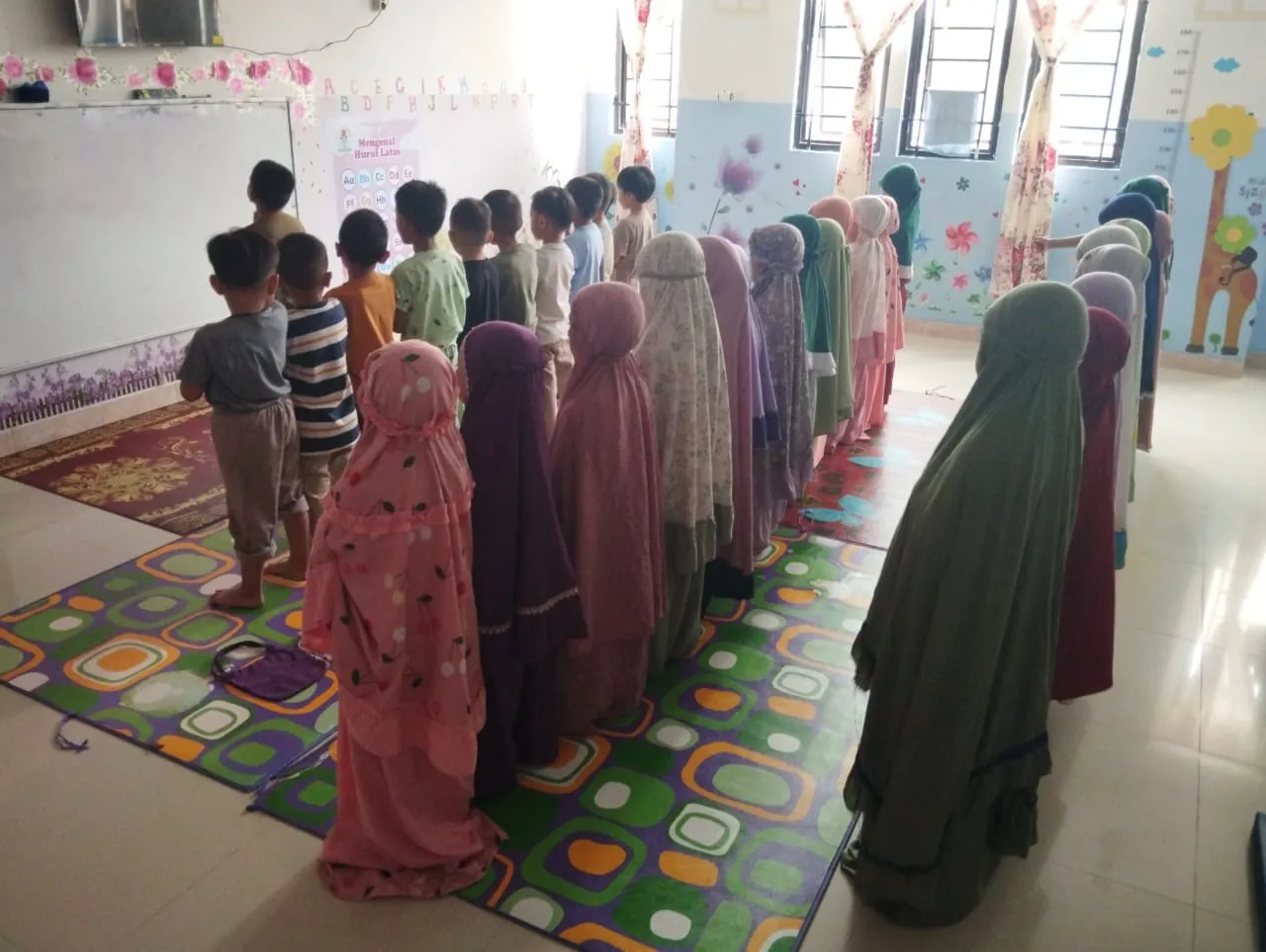 Suasana Sholat Berjamaah